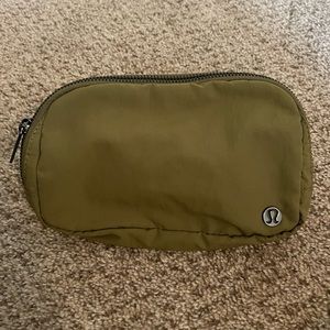 Lululemon 1L Belt Bag